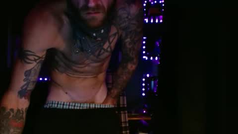 colevan2390 online show from February 4, 2026, 5:24 am