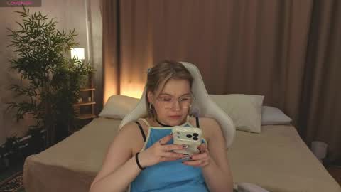 Collen Mon Tue Wed Thu Fri GMT 3 0300am - 0900am  online show from April 8, 2026, 12:49 pm