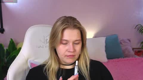 Collen Mon Tue Wed Thu Fri GMT 3 0300am - 0900am  online show from April 20, 2026, 5:16 pm