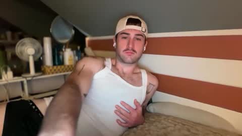 Snapshot of collegeboy417 chatting on December 22, 2025, 4:09 am collegeboy417 online show from December 22, 2025, 4:09 am