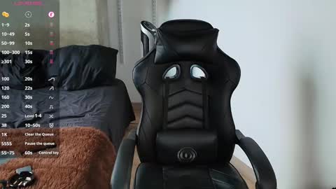 colombianmuscle8 online show from February 23, 2025, 8:00 pm