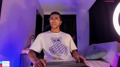 colstorw_ online show from September 11, 2025, 10:26 am