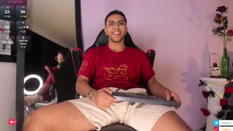 colstorw_ online show from October 9, 2025, 10:35 am