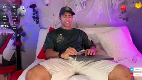 colstorw_ online show from October 29, 2025, 10:39 am