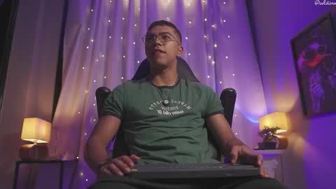 colstorw_ online show from March 18, 2026, 11:02 am