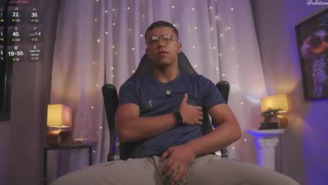 colstorw_ online show from March 19, 2026, 10:08 am