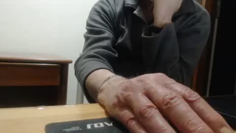 comemivuoi2 online show from March 12, 2026, 4:51 am