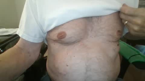 Snapshot of comeonmymouth chatting on May 28, 2026, 5:10 pm comeonmymouth online show from May 28, 2026, 5:10 pm