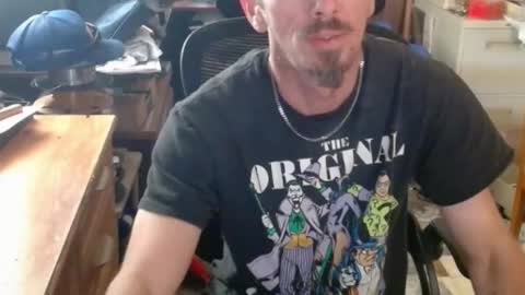 Snapshot of comic_king27 chatting on February 21, 2025, 9:22 pm Nelson or ComicKing and sometime Peachy143 online show from February 21, 2025, 9:22 pm