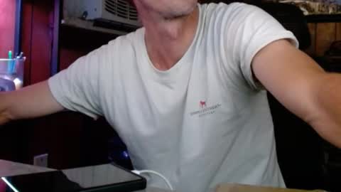 Snapshot of comic_king27 chatting on October 8, 2025, 11:46 pm Nelson or ComicKing and sometime Peachy143 online show from October 8, 2025, 11:46 pm