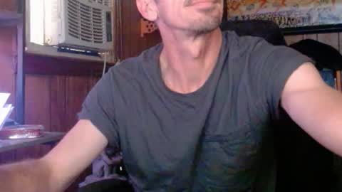 Snapshot of comic_king27 chatting on April 5, 2026, 12:24 pm Nelson or ComicKing and sometime Peachy143 online show from April 5, 2026, 12:24 pm