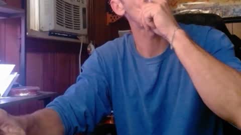Snapshot of comic_king27 chatting on April 6, 2026, 11:27 pm Nelson or ComicKing and sometime Peachy143 online show from April 6, 2026, 11:27 pm