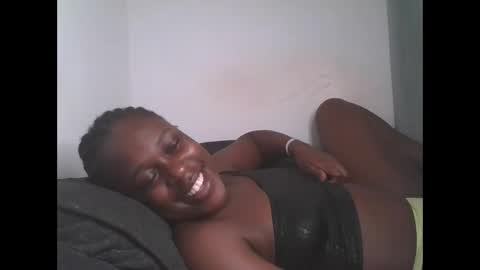 Snapshot of comicalcara chatting on January 18, 2025, 11:44 pm Cara online show from January 18, 2025, 11:44 pm