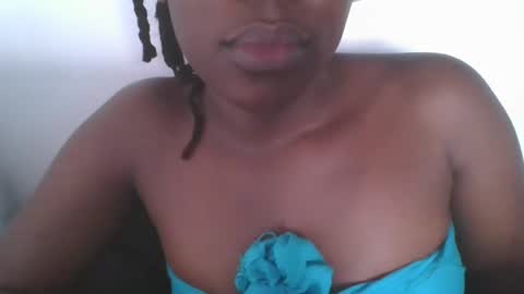 Snapshot of comicalcara chatting on February 4, 2025, 4:39 pm Cara online show from February 4, 2025, 4:39 pm