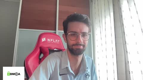 Snapshot of commanded chatting on December 13, 2024, 12:39 pm commanded online show from December 13, 2024, 12:39 pm