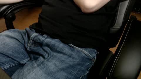 commanderchip online show from January 15, 2025, 4:32 pm