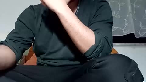 comobailamioso online show from March 1, 2026, 6:54 pm