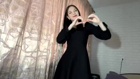 Snapshot of conchitaderricott chatting on October 8, 2025, 1:20 pm Bella online show from October 8, 2025, 1:20 pm