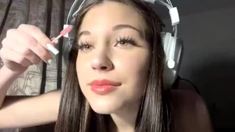 Snapshot of conchitaderricott chatting on October 14, 2025, 1:01 pm Bella online show from October 14, 2025, 1:01 pm