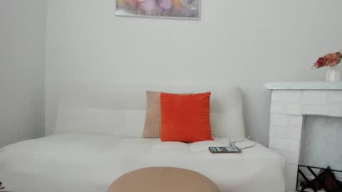 conie28  online show from March 13, 2026, 5:52 pm