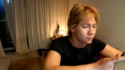 Snapshot of connie_varela chatting on February 11, 2026, 2:16 am new account online show from February 11, 2026, 2:16 am