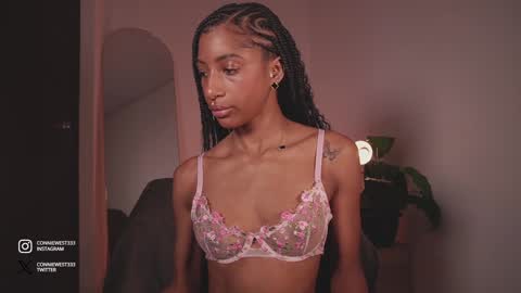 Snapshot of connie_west0 chatting on December 13, 2024, 9:52 pm   independent model online show from December 13, 2024, 9:52 pm