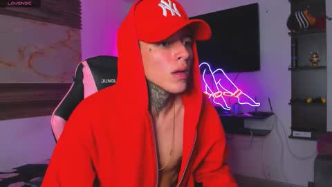 Snapshot of conor03_ chatting on September 19, 2025, 2:35 am Conor online show from September 19, 2025, 2:35 am