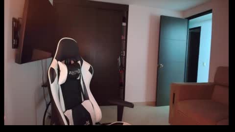 conradgrayson78 leonandresough online show from November 12, 2025, 11:36 pm