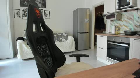 cookies_boys online show from April 22, 2026, 2:07 pm