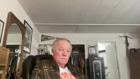 cookoosnest online show from October 29, 2025, 3:20 am