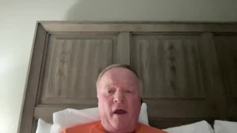 Snapshot of cookoosnest chatting on April 19, 2026, 4:23 am cookoosnest online show from April 19, 2026, 4:23 am