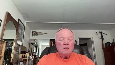 Snapshot of cookoosnest chatting on May 17, 2026, 4:36 pm cookoosnest online show from May 17, 2026, 4:36 pm