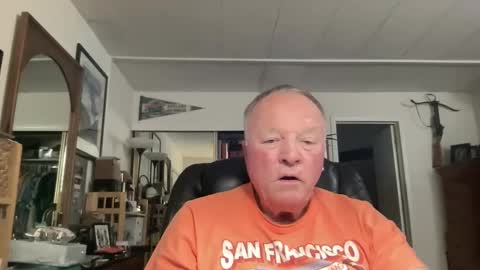 Snapshot of cookoosnest chatting on June 1, 2026, 6:04 am cookoosnest online show from June 1, 2026, 6:04 am