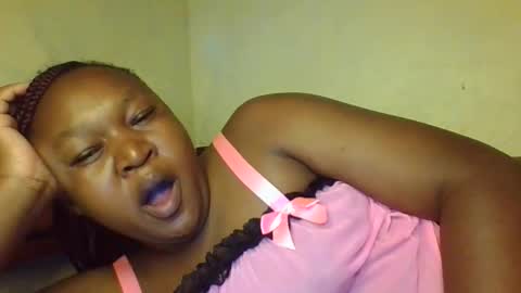 Snapshot of coolgirl001 chatting on February 14, 2026, 2:08 am coolgirl001 online show from February 14, 2026, 2:08 am