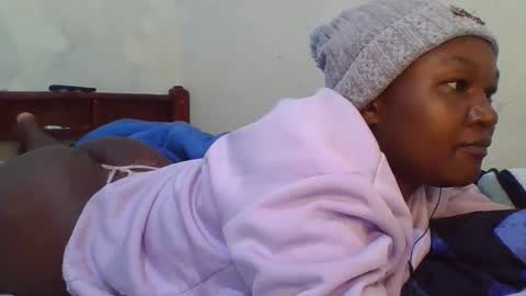 Snapshot of coolgirl001 chatting on February 25, 2026, 7:01 pm coolgirl001 online show from February 25, 2026, 7:01 pm