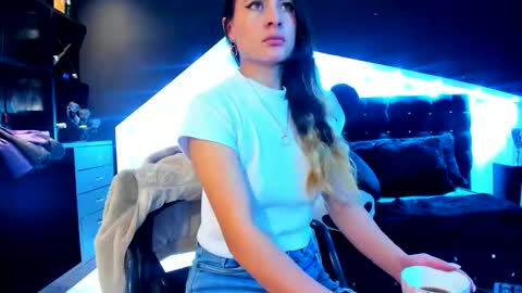 Coral  online show from February 28, 2025, 12:20 pm