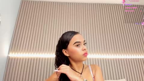 coralineross_ online show from March 3, 2025, 11:22 am