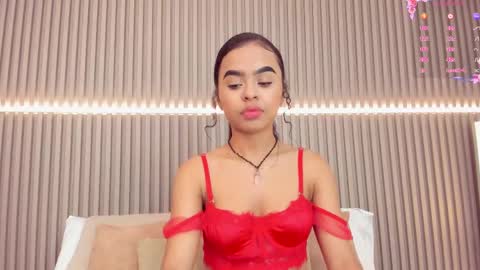 coralineross_ online show from March 12, 2025, 11:31 am