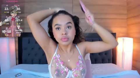 coralineross_ online show from February 3, 2026, 12:43 pm