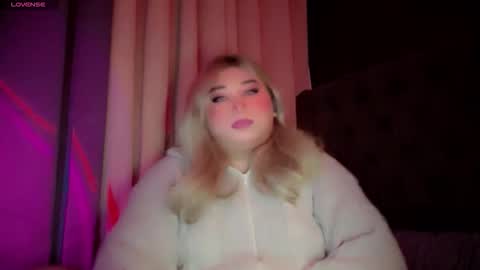 Snapshot of corefinder_xx chatting on December 1, 2025, 6:13 pm corefinder_xx online show from December 1, 2025, 6:13 pm