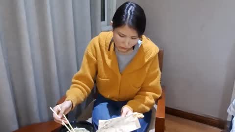 Sara  online show from January 17, 2026, 10:42 am