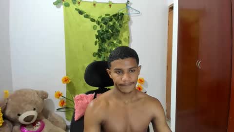 Ethan  online show from January 19, 2025, 2:57 am