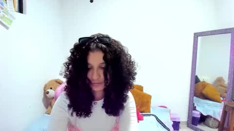 Lunita online show from October 5, 2025, 4:16 pm