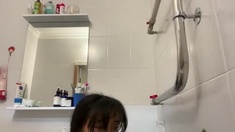 Snapshot of cosmo_pussy chatting on October 13, 2025, 12:49 pm Lina online show from October 13, 2025, 12:49 pm