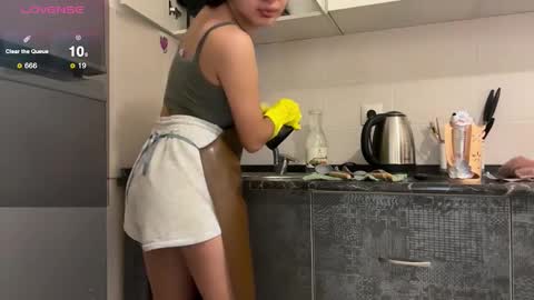 Snapshot of cosmo_pussy chatting on December 5, 2025, 2:25 pm Lina online show from December 5, 2025, 2:25 pm