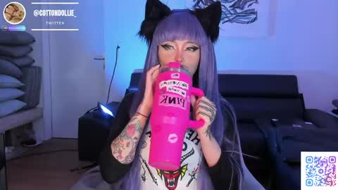 Dollie  online show from April 13, 2026, 1:38 pm