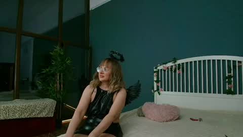 cougarmilf_ online show from May 31, 2026, 8:10 pm