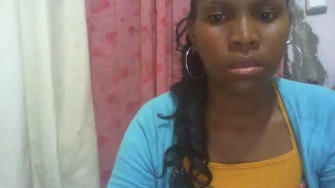 couleur_vanille online show from February 1, 2025, 1:44 am