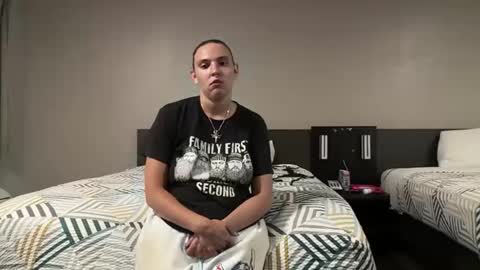 Alaskawildcouple online show from May 18, 2026, 6:08 am