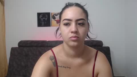  ALEJANDRO Y EMILY  online show from February 28, 2025, 11:14 am